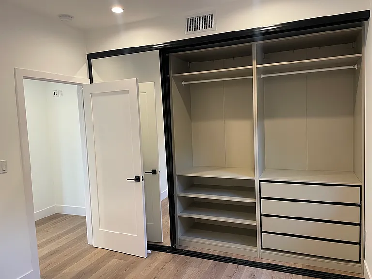 2527 Hermosa Ave — Photo 11