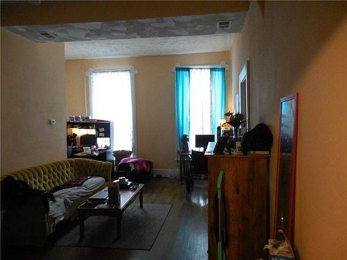 4th image of 19 N Harrison St
