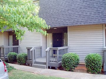 2nd image of 301 Harbor Heights Dr APT 16B