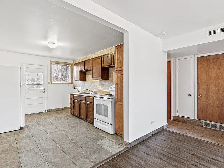 5325-5335 W 4th Ave — Photo 10