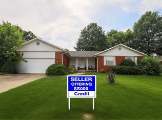 2102 Stout Dr, Springdale, AR 72762