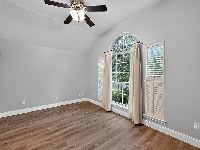 3822 Newland Dr — Photo 23