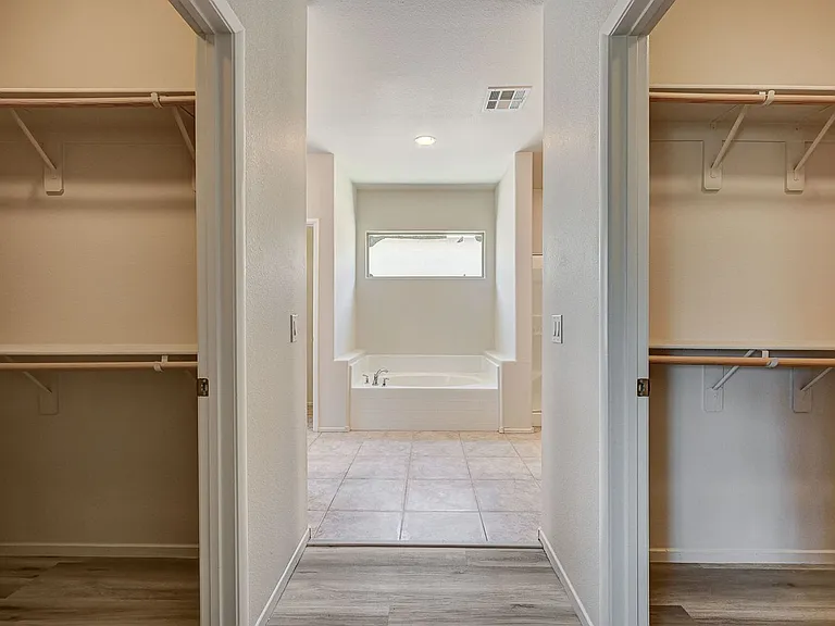 9522 Vega Carpio Ave — Photo 25