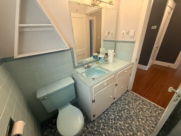 1004 Gillock St — Photo 42