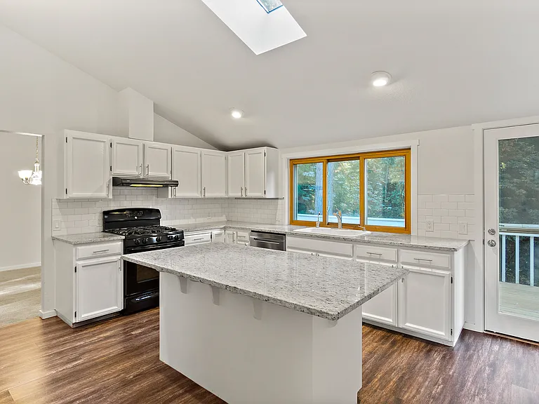 20439 NE 3rd St — Photo 26