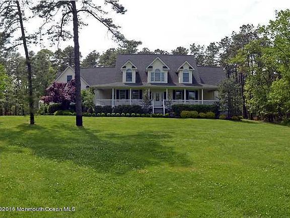 2nd image of 14 Hidden Pines Dr