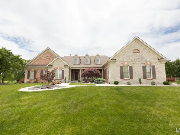 1038 Far Oaks Dr, Caseyville, IL 62232