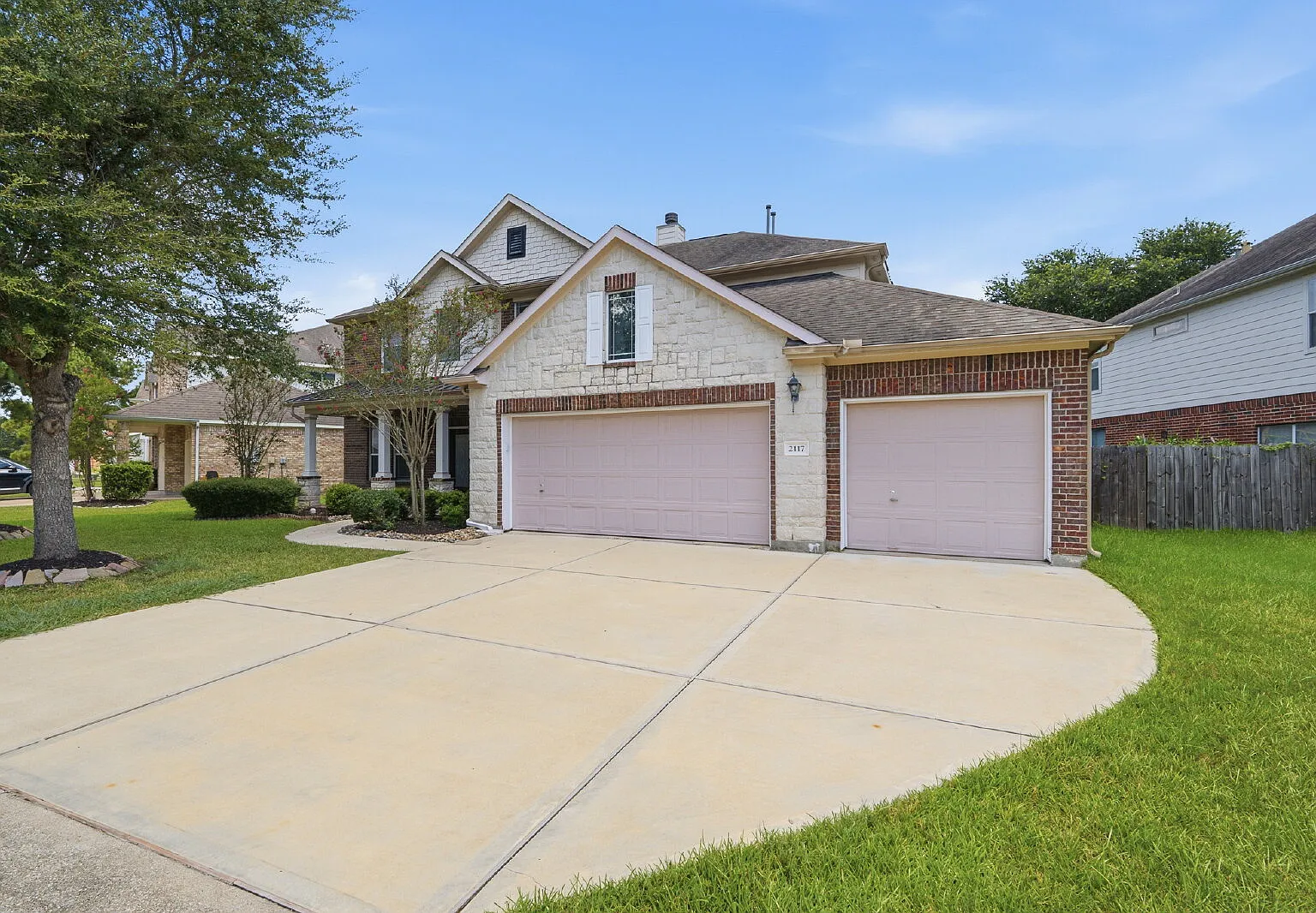 4 bed, 3.5 bath, 3210 sqft, $3,300 — Photo 3