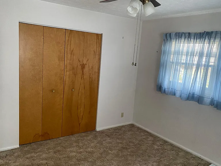 1871 Center Ct — Photo 5