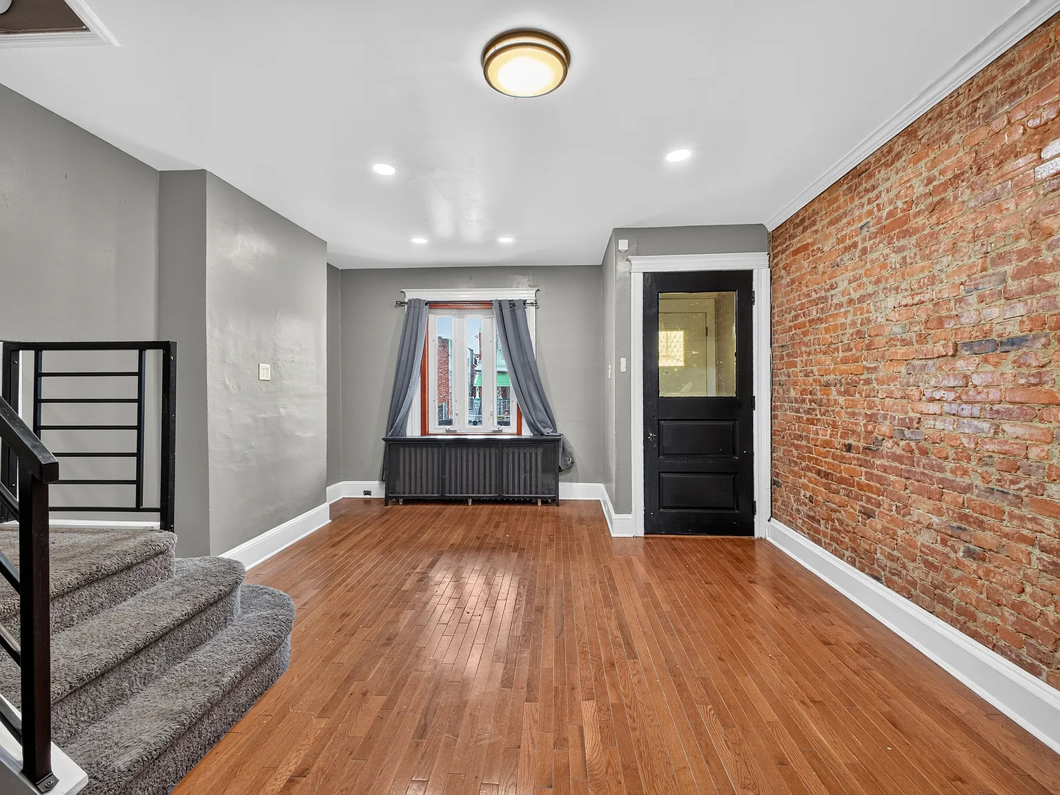 3 bed, 1260 sqft, $1,850 — Photo 4