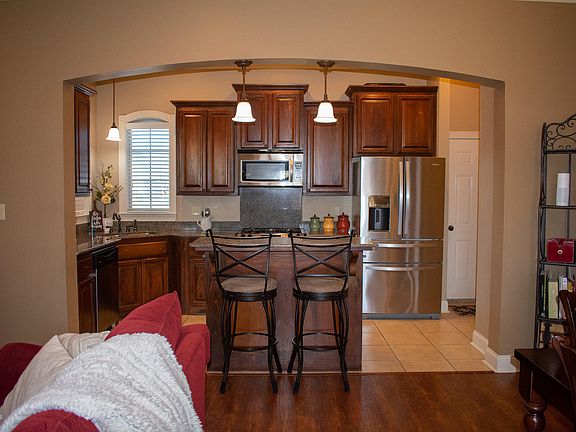 5th image of 208 Tall Oaks Ln