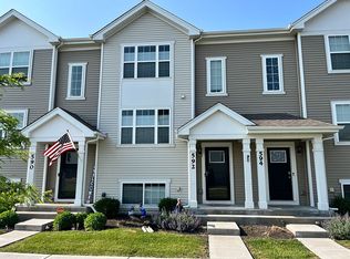 592 Spring Leaf Dr, Joliet, IL 60431