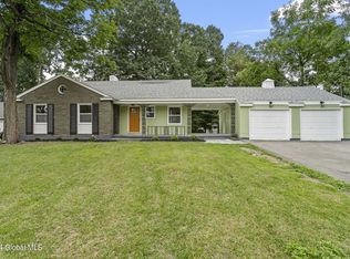 9 Park Ln, Glenville, NY 12302