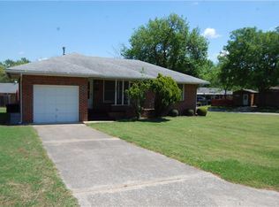 1034 Sunnymeade Dr, Wewoka, OK 74884