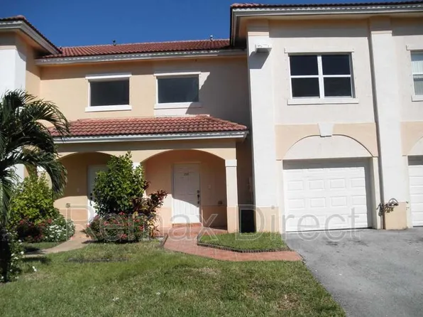 221 Talia Cir, Palm Springs, FL 33461