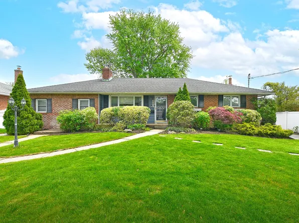 407 Larkfield Road, East Northport, NY 11731