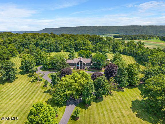4th image of 622 Golf Course Rd