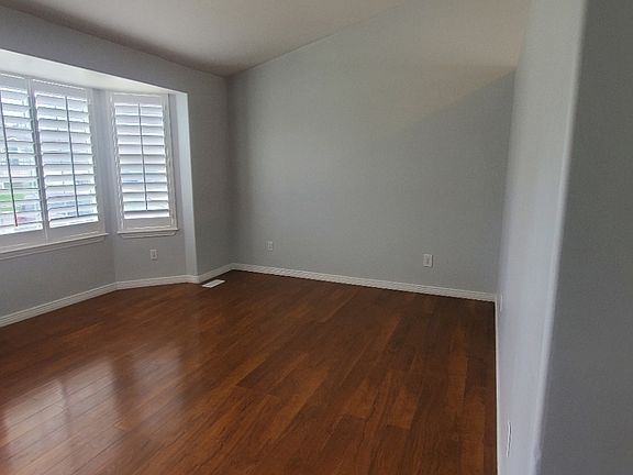 2nd image of 1505 W Erickson Park Dr