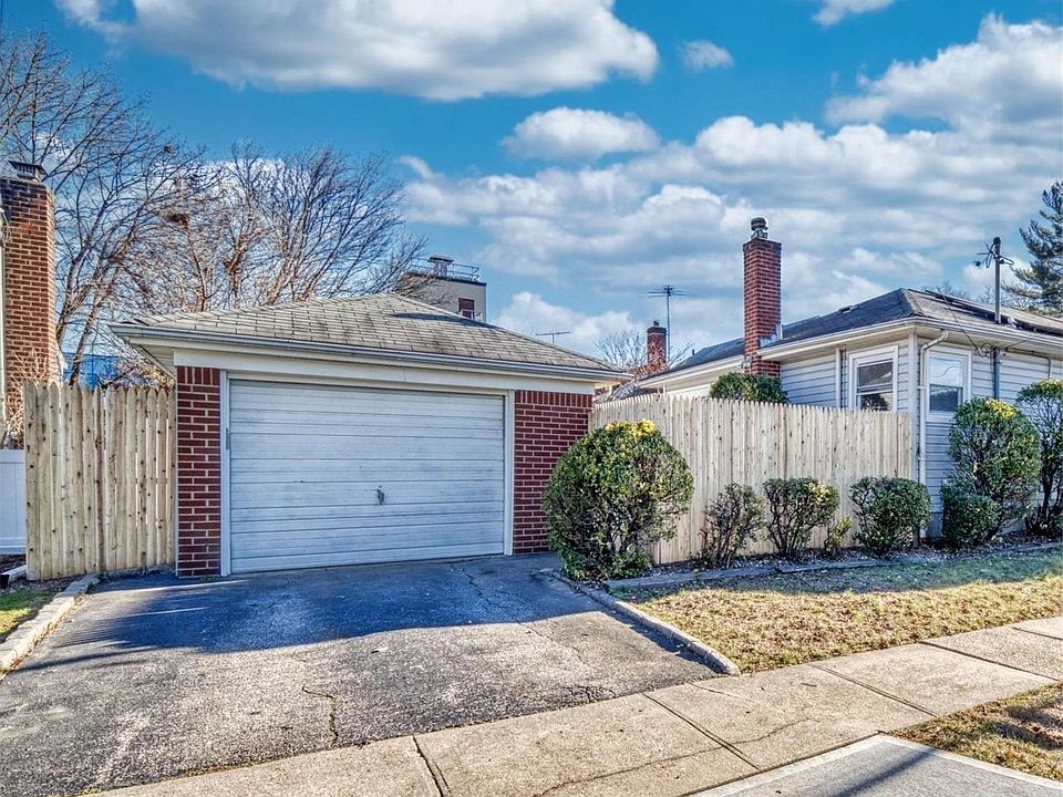 352 Old Country Rd, Mineola, NY 11501 MLS 3449057 Zillow