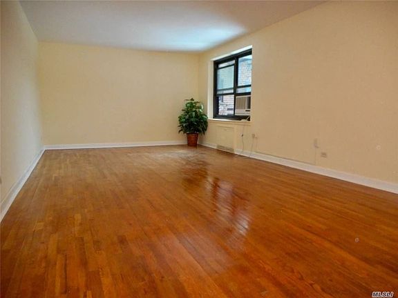 3rd image of 73-03 Bell Blvd APT 4J