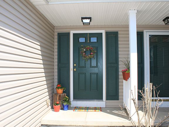 2nd image of 9973 Beverly Ln