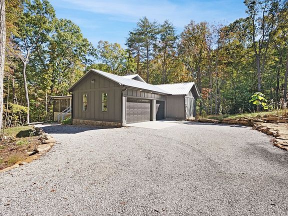 5th image of 2266 Timberwood Trce