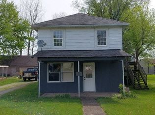 242 1/2 S Main St, Rittman, OH 44270
