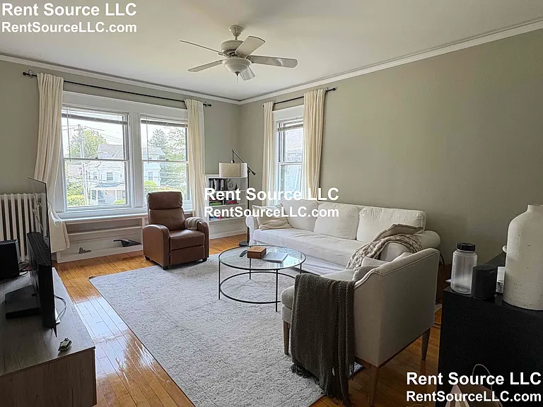 1619 Centre St #TOP FLOOR — Photo 4