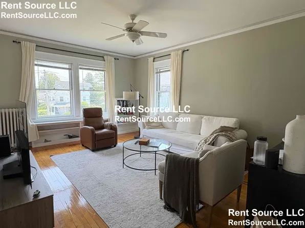 1619 Centre St #Top, Newton Highlands, MA 02461