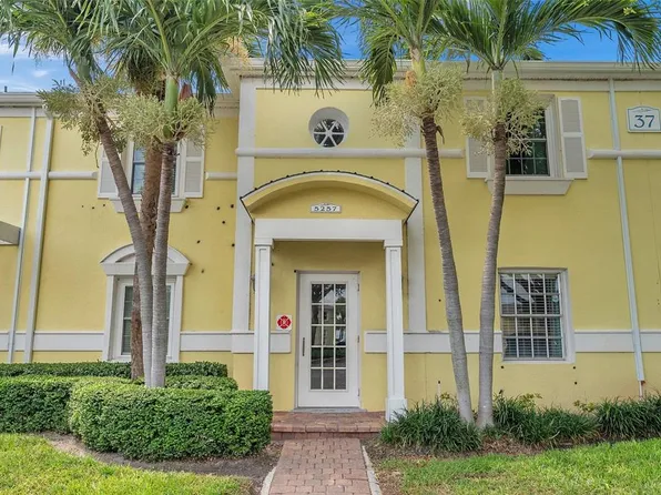 5257 BEACH DRIVE SE #D, ST PETERSBURG, FL 33705
