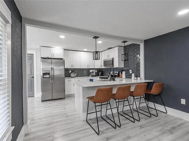 806 E Hamilton Ave — Photo 9