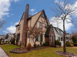 148 N Cottage St, Valley Stream, NY 11580