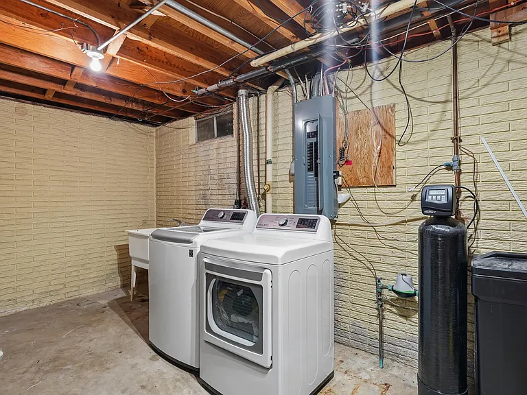 725 Heatherwood Dr — Photo 28