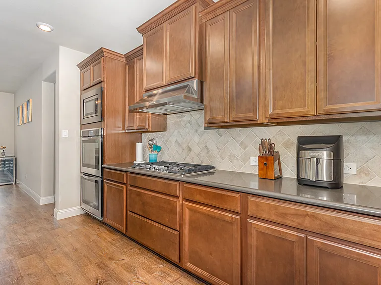7709 Rota Dr — Photo 4
