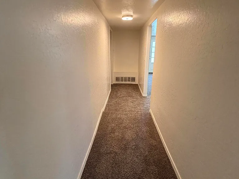 370 W Pima Ave — Photo 16