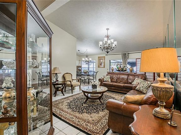 3rd image of 1622 Southwind Dr