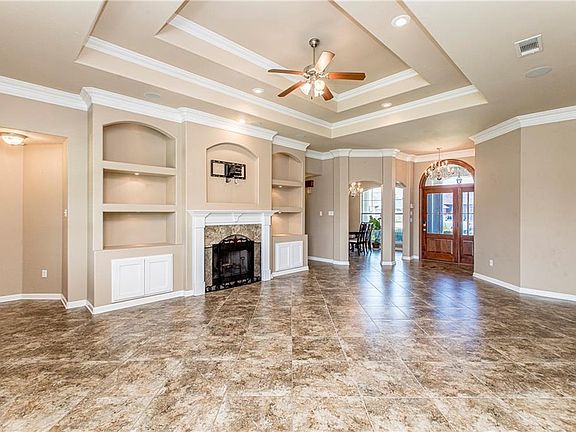 5th image of 15 Summerlin Dr