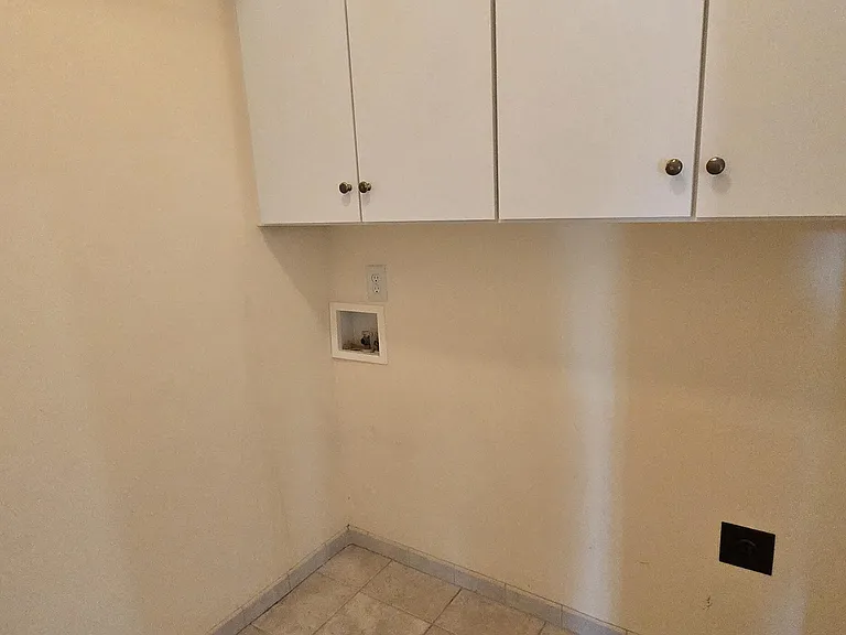 4208 Leicester Ct — Photo 14