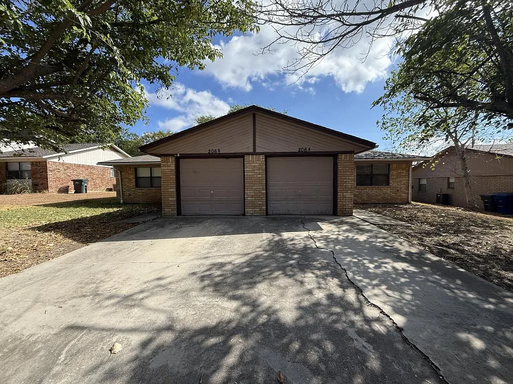 206 Jason Dr, Apt A — Photo 2