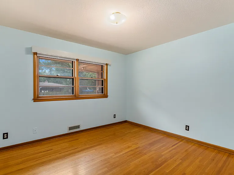 900 N Saint James Pl — Photo 15