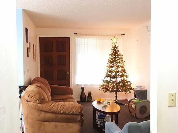 4th image of 178 Lovers Ln APT A104