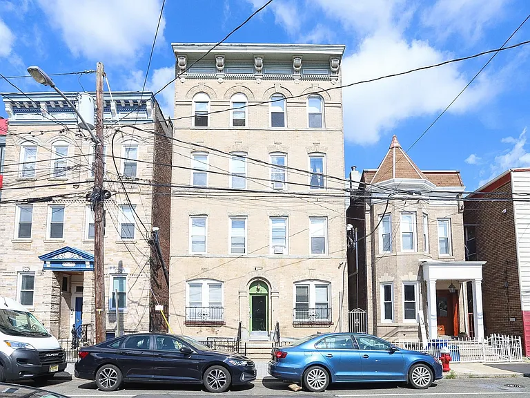 275 Webster Ave #2 — Photo 15