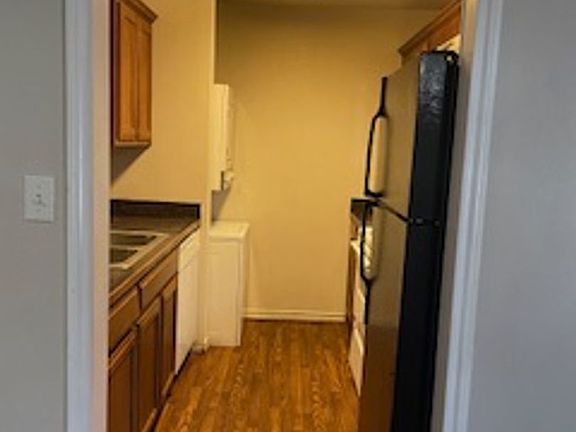4th image of 1391 N Race St