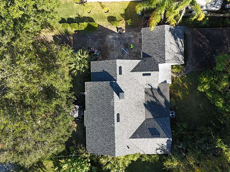 1143 Holmesdale Rd — Photo 3
