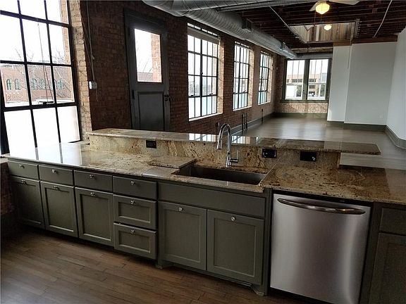 5th image of 709 W Magnolia Ave APT B