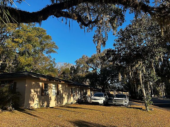 4th image of 203 N Seminole Ave