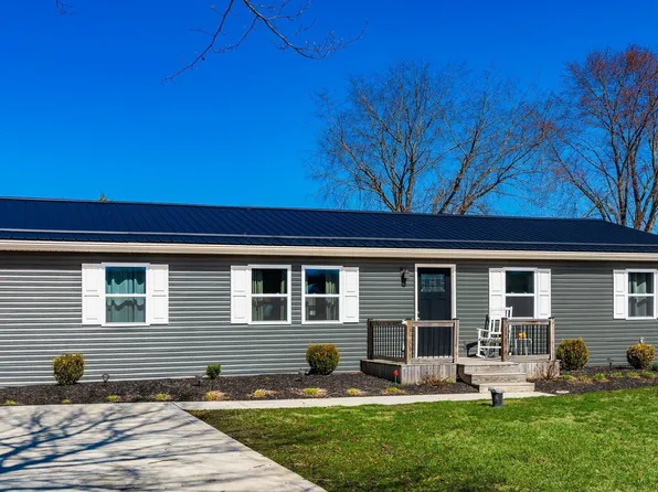 152 Fleming Dr NE, Newark, OH 43055