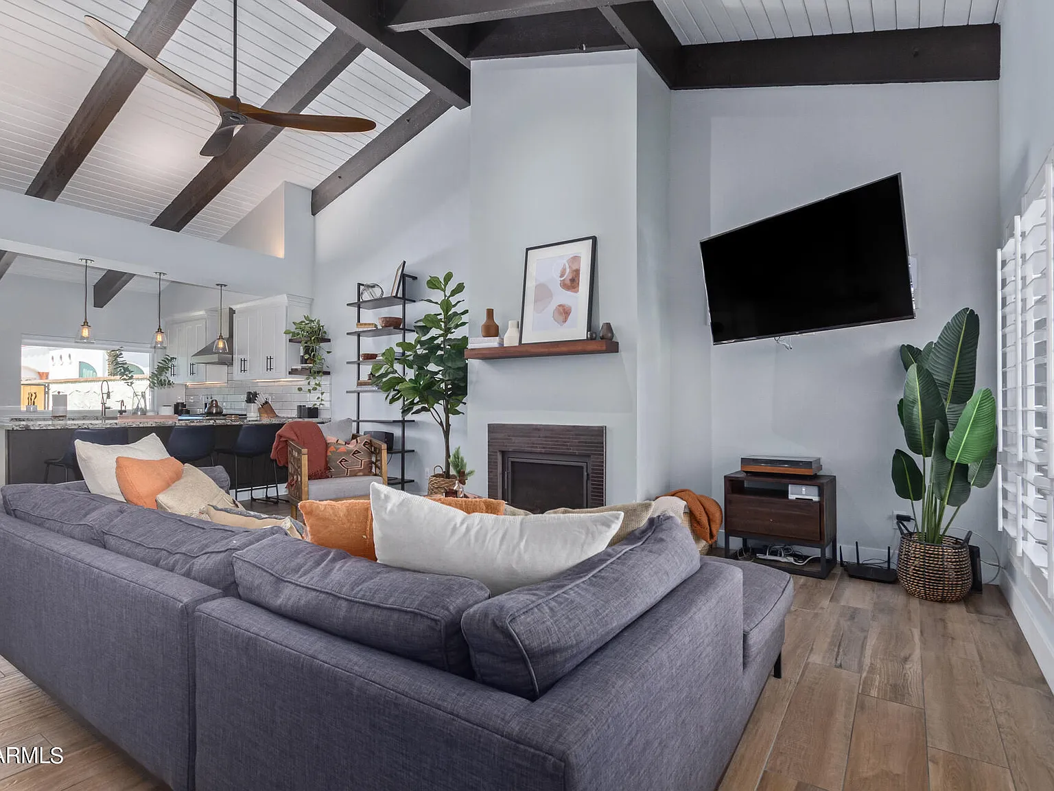 2 bed, 1200 sqft, $6,500 — Photo 3
