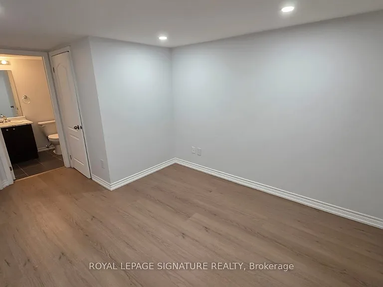 11 Applewood Ln #120 — Photo 15