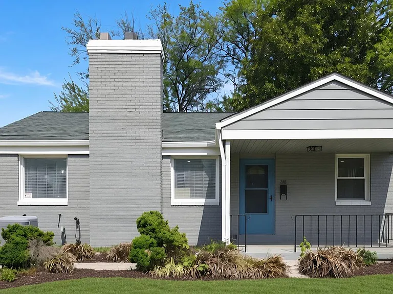 220 University Blvd E — Photo 1